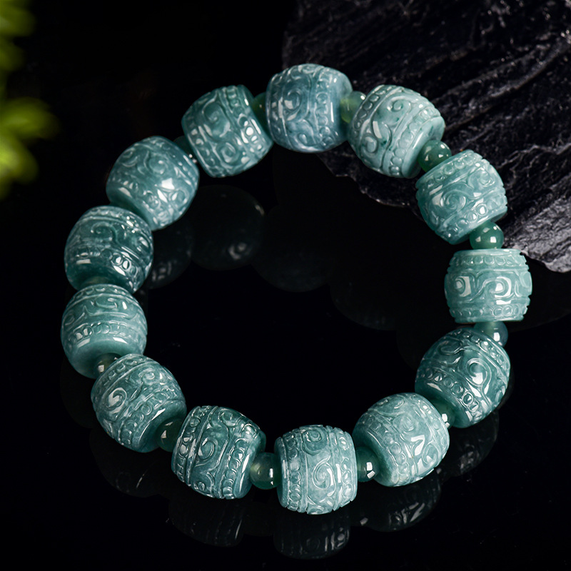 Beading - Bracciale con Perle Intagliate in Giadeite